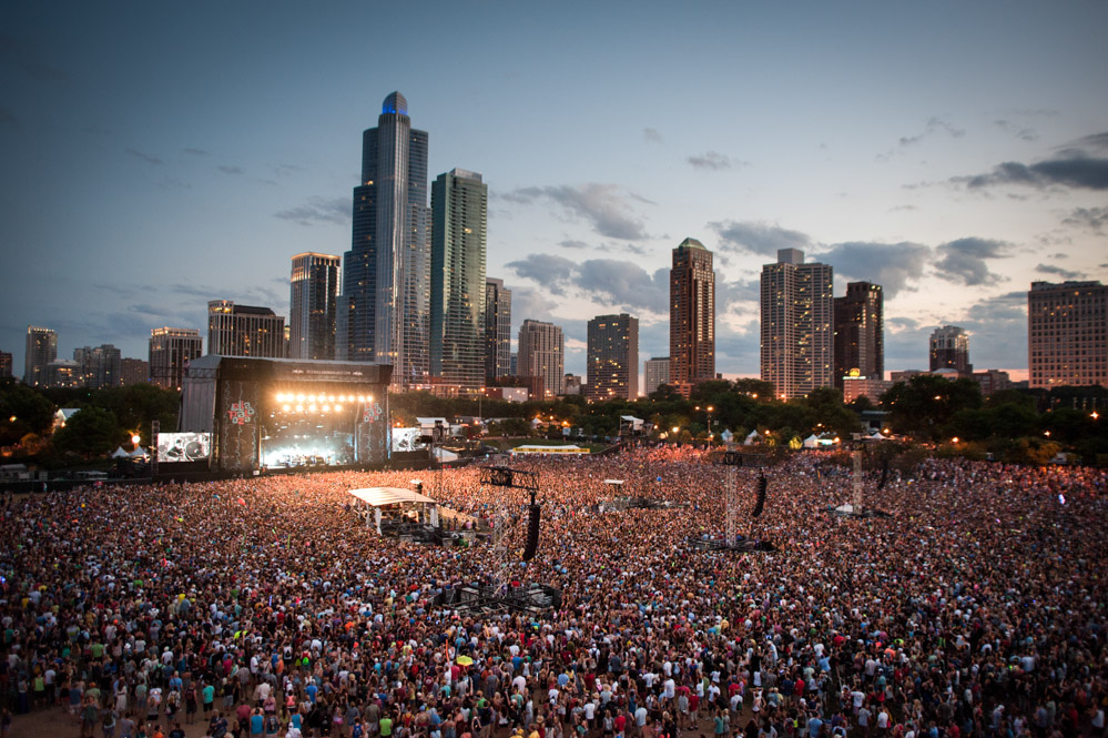 http://electronicmidwest.com/wp-content/uploads/2013/08/Lollapalooza-Chicago-2013-1.jpg