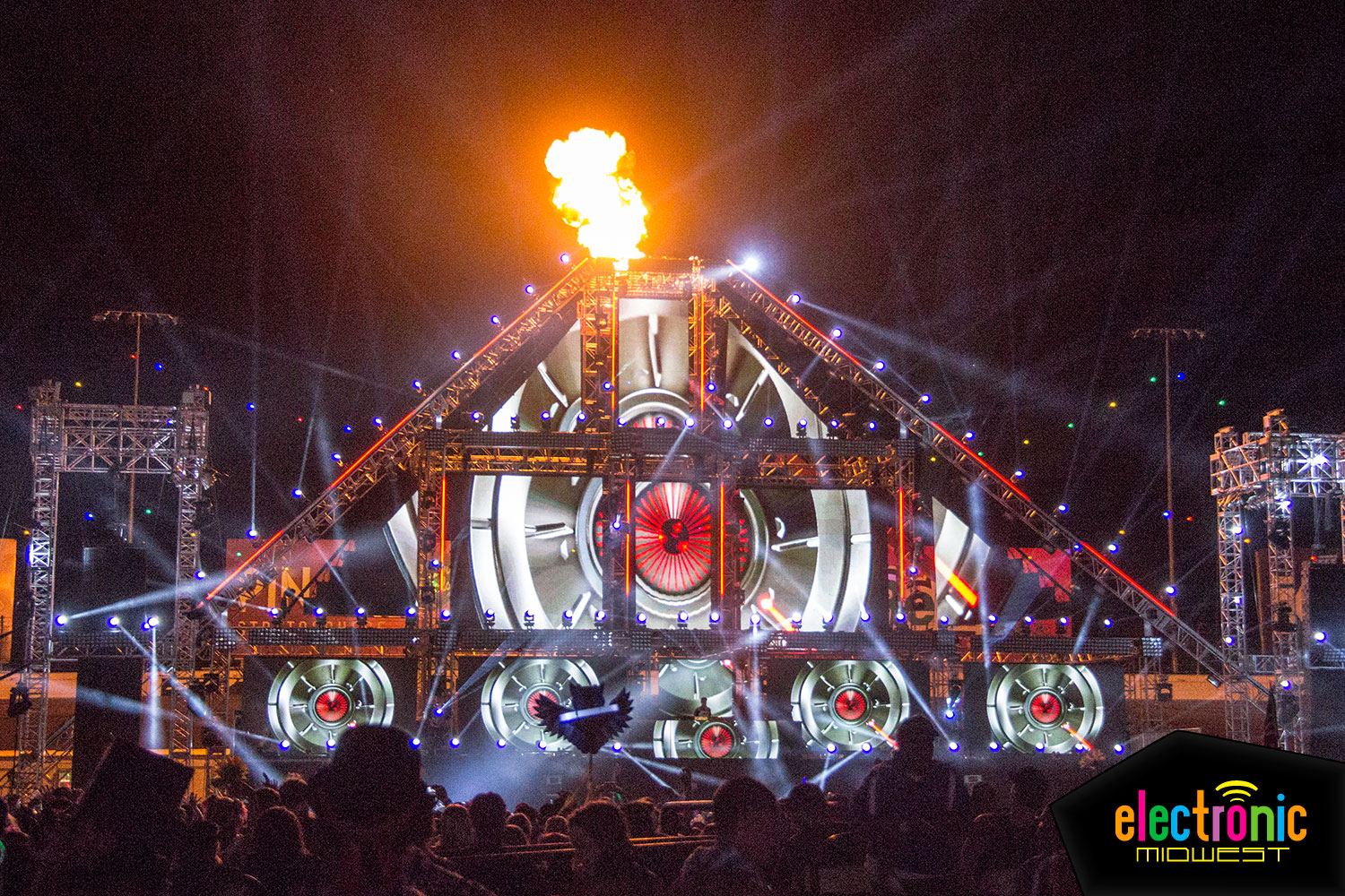 First look: The elaborate stages of EDC Las Vegas 2014 | Electronic Midwest